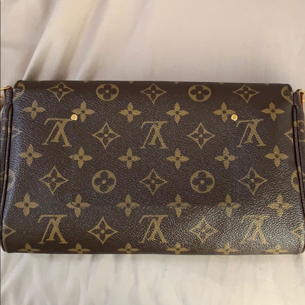 Authentic Favorite MM Monogram - Picture 9 of 13